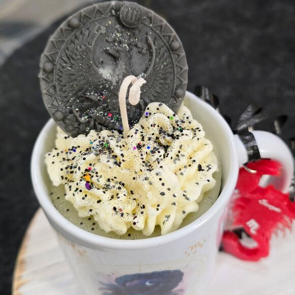 Scorpio Zodiac Candle Gift Set ✦ Scented Mug Candle + Handmade Resin Keychain - Picture 2 of 9